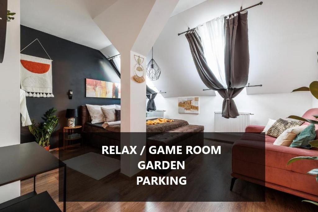 Apartamento Spacious Flat & Parking Possibility, 3 Stops To Wenceslav Square