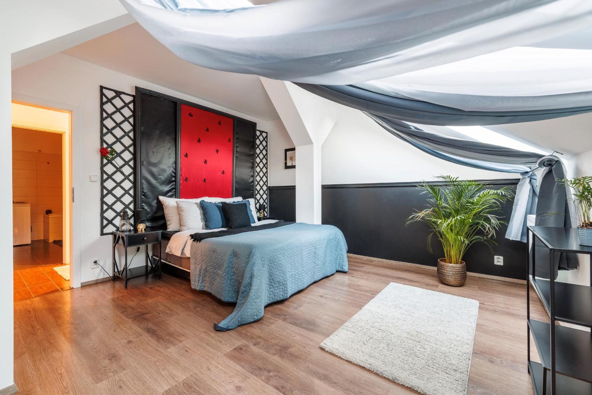 Spacious Flat & Parking Possibility, 3 Stops To Wenceslav Square Apartamento Praga
