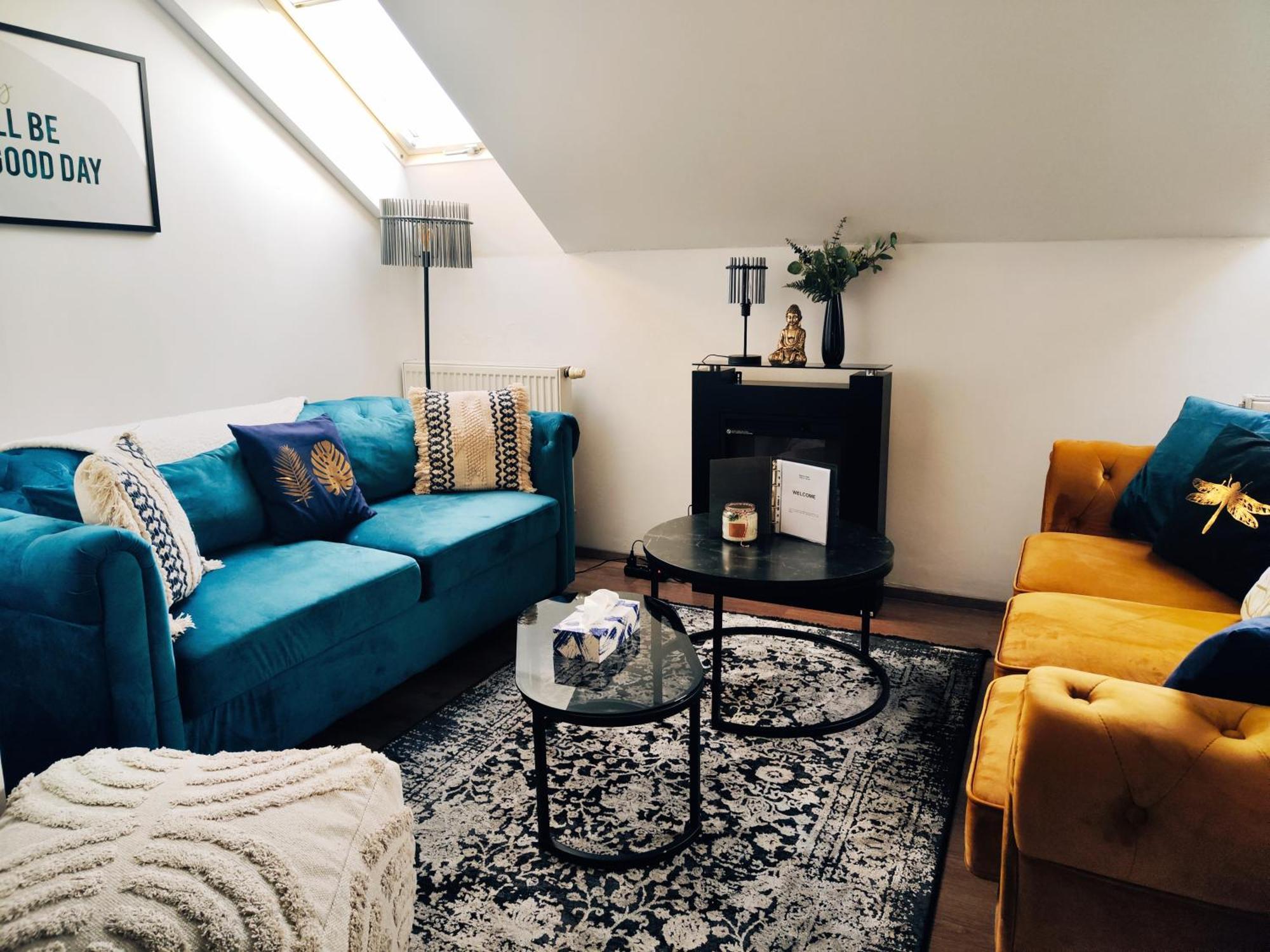 Apartamento Spacious Flat & Parking Possibility, 3 Stops To Wenceslav Square